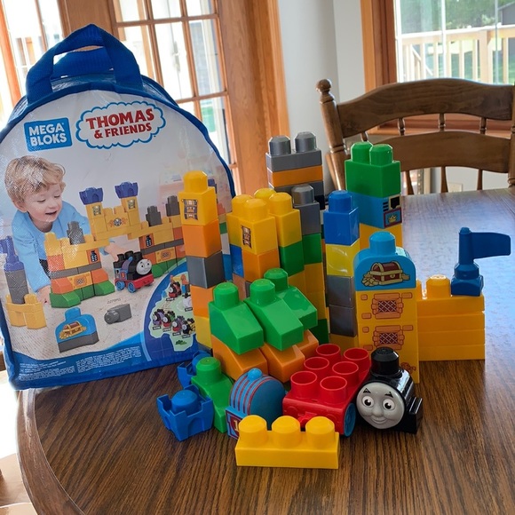 Mega Bloks, Thomas And Friends, 80 Pieces In Carrying Case - Picture 1 of 16